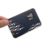 Tarjetas de visita de acero inoxidable de lujo de alta calidad Chip NFC inteligente Logotipo personalizado Espejo VIP Acabado dorado Código QR de frecuencia de 13,56 MHz