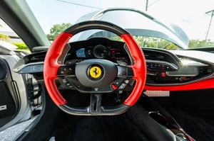 Auto Sportiva <span class=keywords><strong>Usata</strong></span> Ferrari SF90 Stradale 986 del 2024 in <span class=keywords><strong>Vendita</strong></span> - Product Image 4