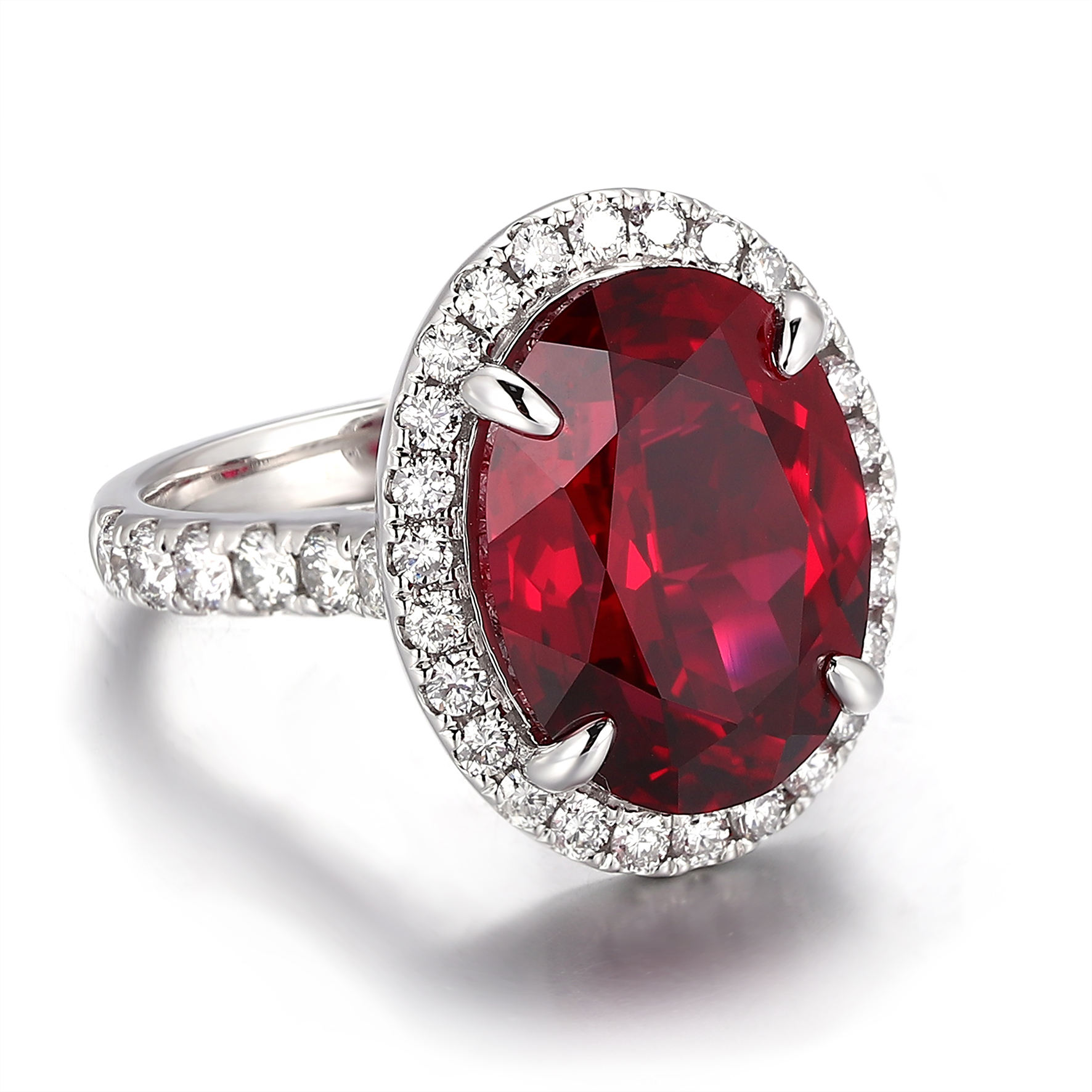 Bague en argent 925 plaqué or avec pierre de laboratoire.