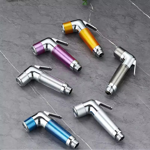 Conector de taza para grifería de ducha de mano con acabado de óxido negro de aluminio - Product Image 5
