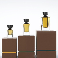 Flacon de parfum carré en verre épais personnalisé de 30 ml, 50 ml, 100 ml avec bouchon en bois, conteneur pulvérisateur directement de l'usine