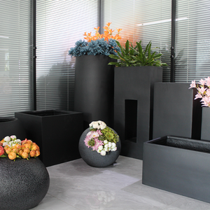 उद्यान आउटडोर बड़े काले क्लासिक प्लांटर, होटल रेस्तरां के लिए फूल प्लेटर बर्तन, फाइबर मिट्टी प्लांटर बॉक्स - Product Image 2