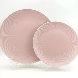 Venta directa de fábrica, platos de cargador de restaurante, vajilla de cerámica para hotel, plato en relieve, plato rosa de cerámica - Product Image 1