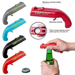 Ouvre-bouteille portable en forme de pistolet, lanceur de capsules créatif, tireur de bière en forme de pistolet, outil de fête pour bar - Product Image 3