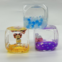 Ornement en acrylique en forme de glaçon, décoration liquide colorée avec paillettes et flottants mignons, cadeau promotionnel personnalisé
