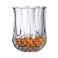 Vente en gros sans plomb Verre à liqueur en forme de diamant pour whisky à base lourde Tasse à vin de bar