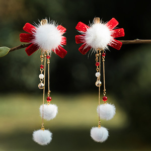 Liquidación de accesorios para faldas de estilo étnico para niños, pinzas para el pelo con pompones de visón, lindos y dulces accesorios para el pelo de estilo antiguo. - Product Image 1