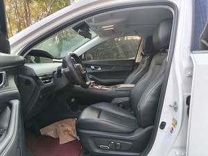 Autos Usados 2022 2023 2024 Changan UNI-K IDD SUV LHD Automático FWD 1.5T PHEV Bajo Kilometraje Sin Accidentes Exportación al por Mayor - Product Image 4