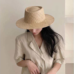 Chapeau de paille Panama en raphia coréen pour femme, nouveau modèle tendance, style britannique à calotte plate, chapeau de paille de style jazz pour station balnéaire française, chapeau haut de forme - Product Image 6