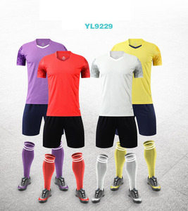 Camiseta de Fútbol Retro Personalizada al por Mayor, Transpirable, Deportiva, Unisex, con Impresión por Transferencia de Calor, de Secado Rápido para Verano - Product Image 2
