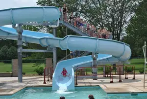 Ticari yüzme su oyun oyun ekipmanı slayt açık havuz fiberglas satılık çocuklar için Spiral slaytlar