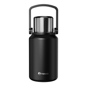 Bouteille d'eau isotherme TOMIC 1L en titane pur avec infuseur à thé en acier inoxydable pour usage extérieur - Product Image 5