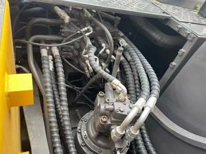 เครื่องขุดตีนตะขาบน้ำหนัก21ตัน EC210D EC210C EC210B มือสองจากจีน - Product Image 5