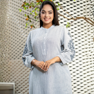 Vestido Elegante de Alta Calidad para Mujer, Mezcla de Telas Naturales, 39 Pulgadas, Boutique de Ropa Femenina - Product Image 1