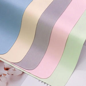 Vente en gros directe de chiffons de nettoyage pour <span class=keywords><strong>lunettes</strong></span> en fibre fine cinq couleurs, personnalisables avec le <span class=keywords><strong>nom</strong></span> du magasin, Chine - Product Image 1