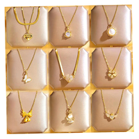 Collar de Lujo de Acero Inoxidable con Colgante de Oro de 18k, Perla, Concha, Zirconia, Trébol, Mariposa, Corazón, Letra CZ y Flor para Mujer