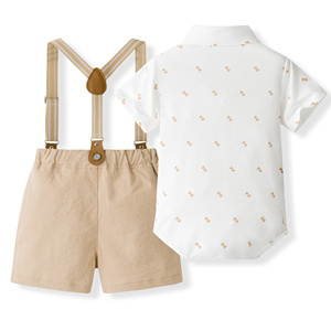 Catpapa Vente en gros Ensemble 3 pièces pour bébés garçons, style gentleman, comprenant Body imprimé triangle, Short à bretelles kaki et Nœud papillon, Tenue de baptême - Product Image 2