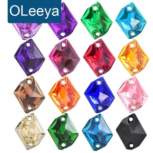 OLeeya En gros Pierres à coudre en résine forme cosmique, Cristaux à coudre, Pierres à dos plat, Strass à coudre pour accessoires vestimentaires - Product Image 1