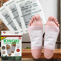 Une variété d'onguents médicinaux à base de plantes, doux et régulateurs du corps, et de patchs pour les pieds pour une absorption optimale des nutriments la nuit