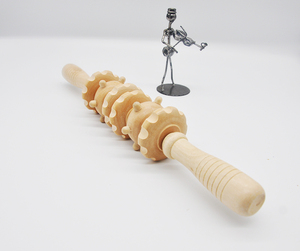 Masajeador de cuerpo de madera antifatiga con 6 rodillos Diseño de volantes para una experiencia de masaje cómoda - Product Image 4