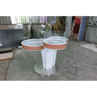 Table de réception en verre d'armoire en bois blanche moderne de vente chaude pour l'intérieur de centre commercial et de magasin d'hôtel pour la conception de supermarché et de hall