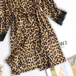 Conjunto de dos piezas de ropa de estar por casa de imitación de seda negra, estilo europeo y americano, a la moda y cómodo, al por mayor. - Product Image 1