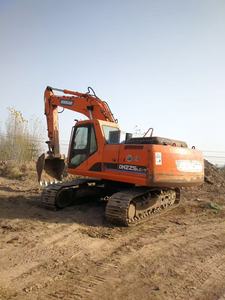 รถขุดไฮดรอลิก 22.5 ตัน มือสองจากเกาหลี ยี่ห้อ Doosan รุ่น DH225LC-7 พร้อมเครื่องยนต์ เกียร์ และปั๊ม ราคาถูก ขายเครื่องจักรกลหนัก - Product Image 3