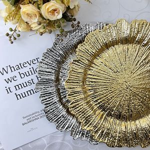 Assiettes de présentation rondes en plastique <span class=keywords><strong>PP</strong></span> de luxe, écologiques, avec incrustations dorées et peintes à la main, motif floral, pour décoration de mariage et de dîner - Product Image 1