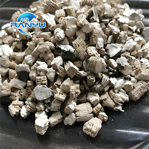 Hochwertige 1-3mm 2-4mm 3-6mm Golden Silvery <span class=keywords><strong>Vermiculite</strong></span> für die Landwirtschaft Gartenbau - Product Image 1
