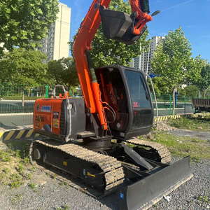 Excavadora hidráulica Hitachi ZX70 usada y confiable, ideal para trabajos de jardinería y construcción. - Product Image 1