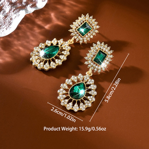 Orecchini Pendenti a Goccia con Strass Completamente Incastonati, Stile Palazzo di Lusso Leggero, Accessori Versatili per la Sposa, di Tendenza per Matrimoni - Product Image 4