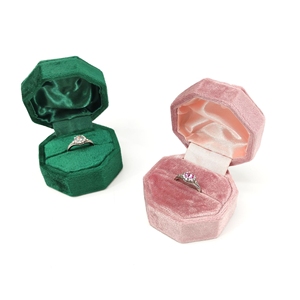 Caja de Joyería Octogonal de Terciopelo para Anillos, Venta al por Mayor de Cajas de Joyería - Product Image 1