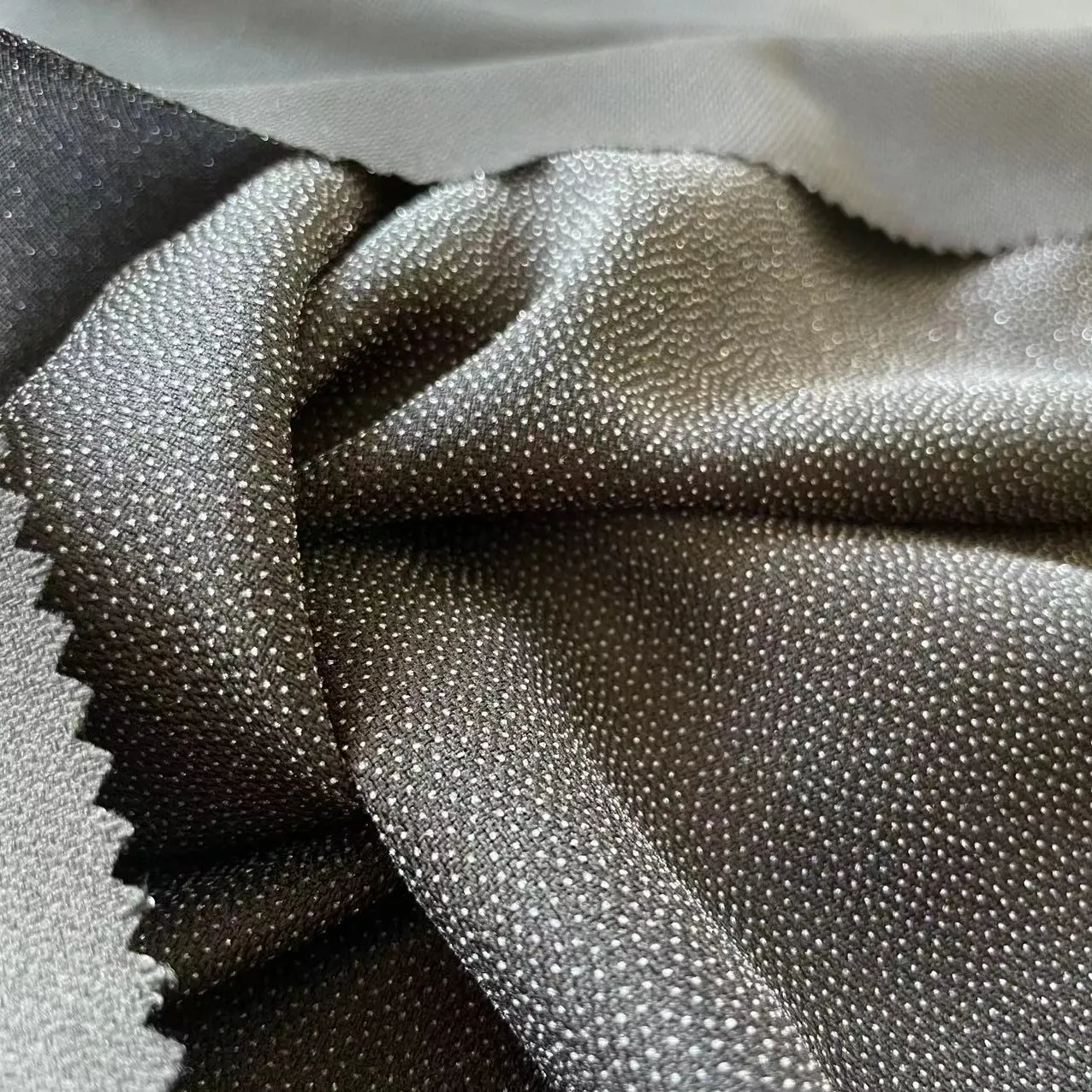 Sıcak satış dimi dokuma yapışkanlı tela arabirim eriyebilir tela kumaş takım elbise için