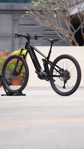 Vélo de montagne léger Em6 avec moteur central 500w, 12 vitesses, cadre en aluminium, batterie au lithium 48v 15ah, moteur central sans balais - Product Image 2