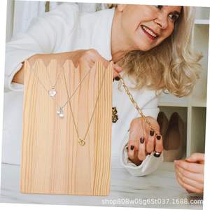 Support de rangement pour bijoux en bois 18x27x1.8cm, présentoir de bureau pour colliers et bracelets, couleur bois naturel, style étagère - Product Image 2