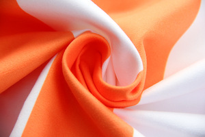 Telo mare Double-face in velluto ad asciugatura rapida in poliestere-bambù con stampa a strisce leggero e facile da riporre - Product Image 3