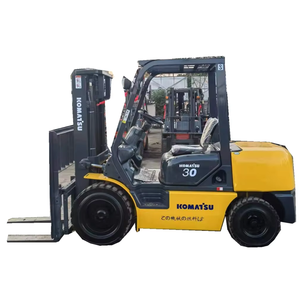 Chariot élévateur diesel contrepoids d'occasion Komatsu FD30T-17, 3 tonnes, hauteur de levage 4500 mm, mât à deux étages, d'origine japonaise - Product Image 1