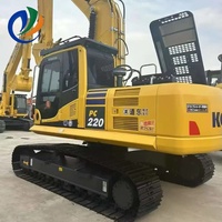 Excavatrice sur chenilles Komatsu PC 220-8 d'occasion, 23,1 tonnes, moteur et pompe, modèle 2023