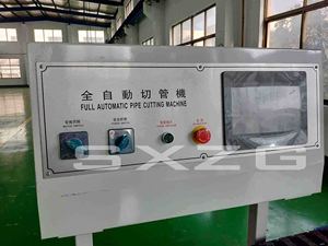 Scie à ruban Machine de <span class=keywords><strong>découpe</strong></span> de tube de tuyau CNC en métal entièrement automatique en <span class=keywords><strong>acier</strong></span> à profil d&amp;#39;angle de 45 degrés - Product Image 2