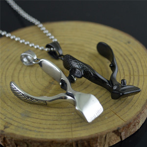 Collier d'outil de barbier en acier inoxydable grattoir coulé pendentif pour hommes ornement accessoires de coiffeur de mode - Product Image 2