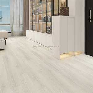 Dalles de <span class=keywords><strong>sol</strong></span> <span class=keywords><strong>stratifié</strong></span> HDF modernes à clipser, surface mate/brillante, résistantes à l'eau AC4/AC5, idéales pour le salon - Product Image 3