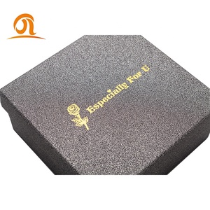 Cajas de joyería Cajas de regalo de papel de tamaño personalizado Cajas de pulsera de cartón natural con rafia llena - Product Image 5