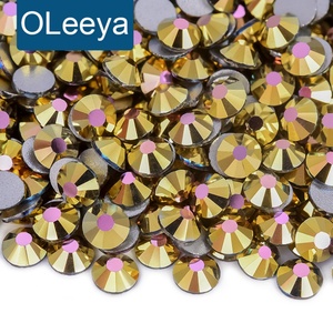 OLeeya Vente en gros de strass en verre brillant 2028 à dos plat, pierres précieuses en vrac, strass non thermocollants pour robe de mariée - Product Image 1