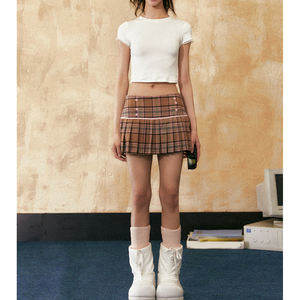 เสื้อยืดผ้าฝ้ายทรงเข้ารูปสไตล์ Y2K สำหรับผู้หญิง ตกแต่งด้วยลูกไม้และลายปัก พร้อมโลโก้แบบกำหนดเอง เหมาะสำหรับฤดูร้อน - Product Image 2