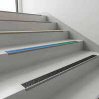 Profilé d'escalier moderne en SPC pour revêtement de sol en vinyle PVC, bordure antidérapante avec design écologique, compatible avec les marches de terrasse en WPC