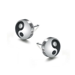 Boucles d'oreilles tendance en acier titane, style chinois Taoïste Tai Chi Bagua Yin, motif poisson, style ethnique traditionnel, uniques et originales - Product Image 1