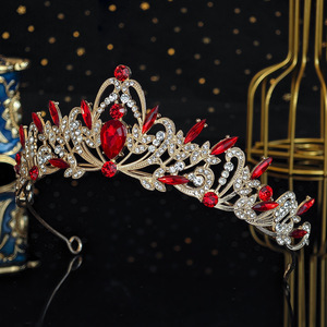 La couronne <span class=keywords><strong>de</strong></span> mariée transfrontalière <span class=keywords><strong>de</strong></span> Zhaoyi est luxueuse et élégante, avec une robe <span class=keywords><strong>de</strong></span> mariée japonaise coréenne, un cro - Product Image 3