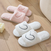 Chaussons en Gros pour Femmes, Cœurs de Saint-Valentin, d'Intérieur en Peluche Douce, Antidérapants pour la Maison