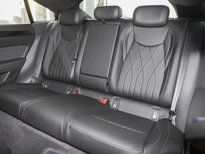 Auto Mediano Cc 2026, 30 Millones de Vehículos Seleccionados, Modelo 330TSI Glaring, Auto de Gasolina, 5 Puertas, 5 Asientos, Hatchback para Desplazamientos Diarios - Product Image 5
