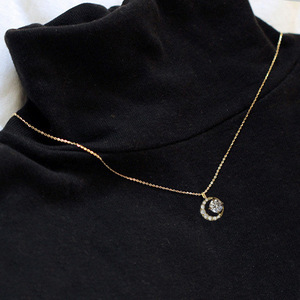 Collana da Donna con Ciondolo a Forma di Luna, Catena Geometrica Scintillante per Clavicola, Gioiello Elegante per Uso Quotidiano - Product Image 2